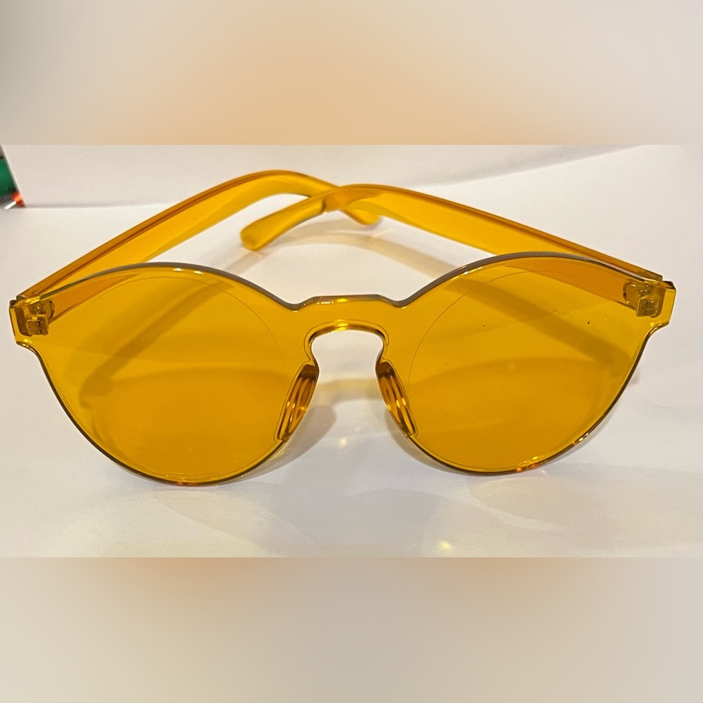 Round Rimless Yellow Sunglasses